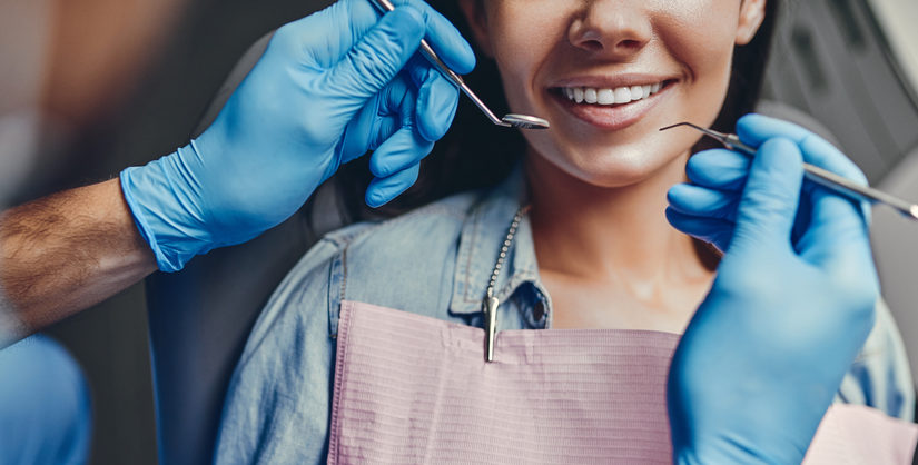 Całościowe leczenie dentystyczne – odkryj ścieżkę do zdrowych i pięknego uśmiechu.